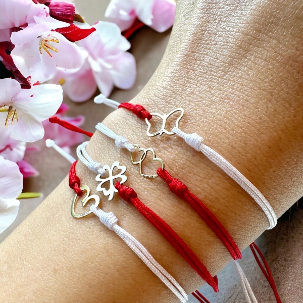 Martisor de aur tip bratara din aur 14 k cu snur reglabil, dama/copil, aur 14k, snur matase, mini figurine la alegere, trifoi noroc, inima, fluturas, 2 inimi conectate, aur galben